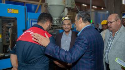 وزير الإنتاج الحربي يتفقد شركة أبي قير للصناعات الهندسية (مصنع 10 الحربي)