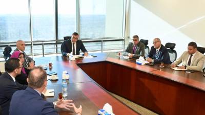 وزير الإسكان يلتقي المدير الإقليمي لمجموعة معارض ومؤتمرات "سيتي سكيب" لبحث التنسيق والتعاون