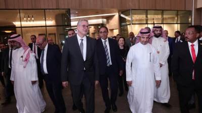 وزير البترول والثروة المعدنية يقود جولة لكبار الضيوف في المتحف المصري الكبير