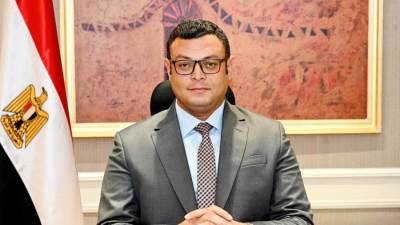 وزير الإسكان يتابع تطوير منظومة الصرف الصناعي ورفع كفاءة المناطق الصناعية بالعاشر من رمضان