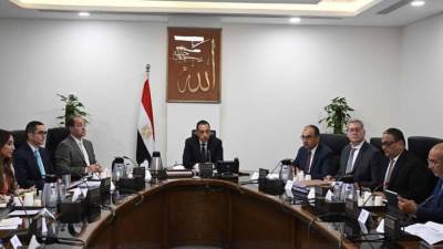 رئيس الوزراء يُتابع موقف تنفيذ برنامج الطروحات الحكومية