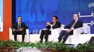 وزير الصحة يستعرض إنجازات الدولة في الملفات الصحية