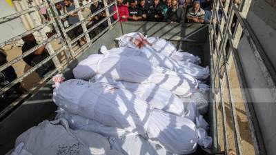 استشهاد 132 فلسطينيا في قطاع غزة منذ فجر اليوم بينهم 94 من منتظري المساعدات