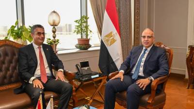 وزيرا الري والتموين يبحثان سُبل تطوير مصانع إنتاج السكر من قصب السكر والتنسيق لحماية الموارد المائية من التلوث بنواتج مصانع السكر