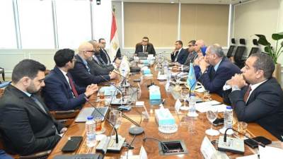 وزير الإسكان يعقد اجتماعاً لمتابعة أخر المستجدات بشأن تدشين منصتين لتنظيم السوق العقارية وتصدير العقار المصري