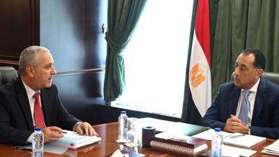 رئيس الوزراء يستعرض مع رئيس الهيئة الوطنية للصحافة عددا من الموضوعات والملفات