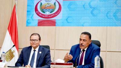 رئيس الرقابة الصحية ومحافظ مطروح يناقشان جاهزية المنشآت الصحية للاعتماد من GAHAR 