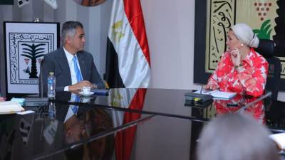 رئيسة المجلس القومي للطفولة تستقبل وفدًا من مؤسسة "شباب القادة" لبحث التعاون