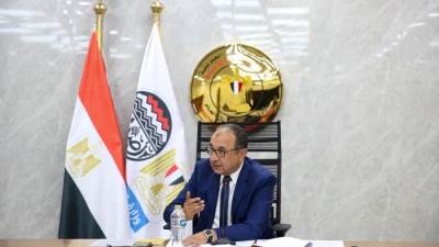 وزير قطاع الأعمال يجتمع بمجلس إدارة شركة النصر للإسكان والتعمير بتشكيله الجديد