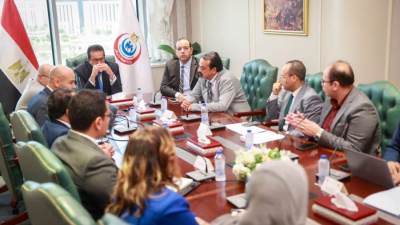 وزير الصحة يعقد اجتماعًا مع ممثل منظمة الصحة العالمية في مصر لبحث التعاون في القطاع الصحي