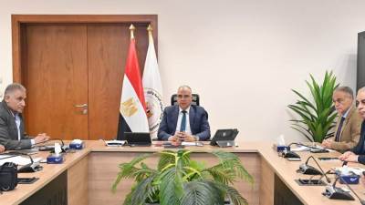 وزير الري يتابع حالة المنظومة المائية خلال موسم أقصى الاحتياجات المائية