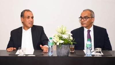 وزير الخارجية والهجرة يلتقي بأعضاء الجالية المصرية في السنغال