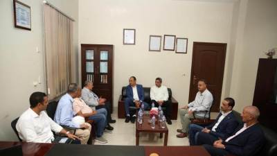 وزير قطاع الأعمال العام يلتقي محافظ السويس وعددًا من نواب البرلمان في مستهل زيارته للشركة المصرية لبلوكات الأنود بالعين السخنة