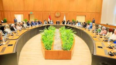 وزير التربية والتعليم يكرم أوائل الثانوية العامة ويشيد بتفوقهم وتميزهم 