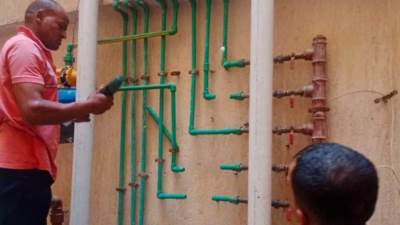 حملات لفصل وصلات المياه الخلسة وتحصيل المتأخرات بمدينتي النوبارية الجديدة والسادات