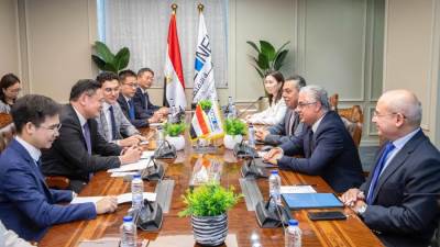 رئيس اقتصادية قناة السويس يستقبل وفد مجلس ترويج التجارة الدولية لمقاطعة جواندونج