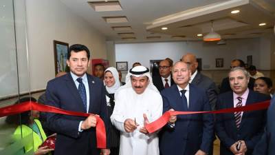 وزير الشباب يسلم عقود دعم 82 مشروعًا إنتاجيًا للأسر الأولى بالرعاية بالتعاون مع جمعية حنان الدنيا في مركز شباب التكوين المهني بالأميرية
