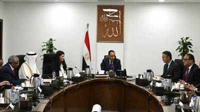 رئيس الوزراء يجتمع مع الرئيس التنفيذي للمؤسسة الدولية الإسلامية لتمويل التجارة