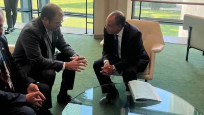 وزير الخارجية والهجرة يلتقي مع وزير الدولة بوزارة الخارجية الألمانية