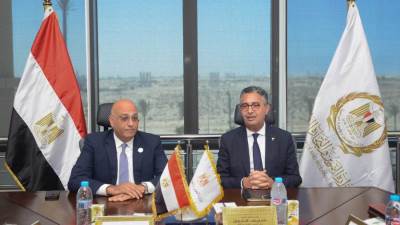 وزير التموين والتجارة الداخلية يبحث مع رئيس جهاز تنمية المشروعات مجالات التعاون لتطوير منافذ تجارة التجزئة التابعة للوزارة