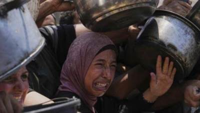 فرنسا تعلن إسقاط المساعدات على غزة جوا خلال الأيام المقبلة