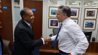 وزير الخارجية يلتقي السيناتور "ديفيد ماكورميك" رئيس اللجنة الفرعية للعلاقات الخارجية المعنية بالشرق الأوسط