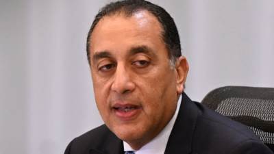 رئيس الوزراء يعتذر للمواطنين ويوجه بخطط طوارئ في جميع المحطات بعد أزمة جزيرة الذهب