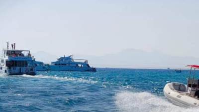 إنقاذ 36 شخصًا من جنسيات مختلفة بسبب عطل ماكينات مركب سياحي بالغردقة