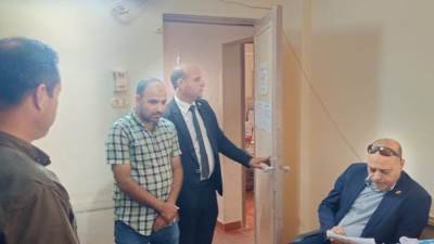 وزير العمل يقوم بزيارة مفاجئة إلى مكتبي عمل الضبعة والعلمين