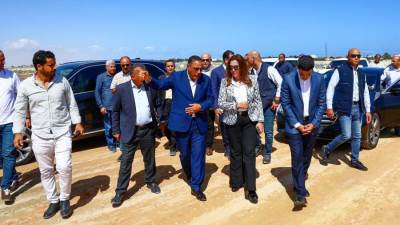 وزيرة التنمية ومحافظ مطروح يتفقدان أعمال توسعة وتطوير المدخل الغربي لمدينة الحمام