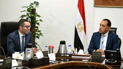 رئيس الوزراء يتابع مع وزير الاستثمار جهود تطوير منظومة الإفراج الجمركي