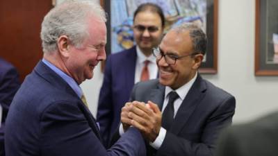 وزير الخارجية والهجرة يلتقي السيناتور "كريس فان هولن" بمجلس الشيوخ الأمريكي