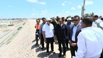 وزير الإسكان يتفقد مشروع مرافق الأراضي الصناعية وكوبري أعلى مسار القطار الكهربائي السريع بمدينة برج العرب الجديدة