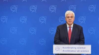 "التعليم العالي": جامعة الفيوم تتسلم إهداء من «المركز الأوروبي للأبحاث النووية (سيرن)» يعزز بنيتها البحثية وريادتها في الحوسبة العلمية