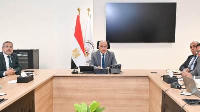 سويلم يوجه باتخاذ الإجراءات القانونية اللازمة حيال الآبار الجوفية المخالفة