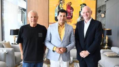 رئيس "فيفا" يشيد بالدعم المصري لكرة القدم ويثمن اتصال رئيس الوزراء