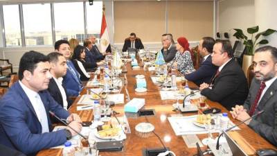 وزير الإسكان يلتقى وفدا من الجالية المصرية بأمريكا واتحاد شباب المصريين بالخارج