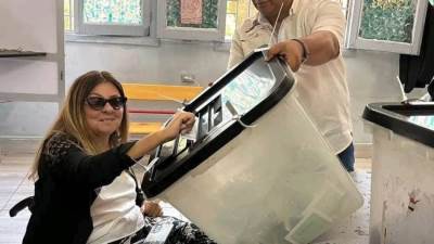 المشرف العام على المجلس القومي للأشخاص ذوي الإعاقة تُدلي بصوتها في انتخابات مجلس الشيوخ 2025 