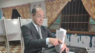 وزير المالية يُدلي بصوته في انتخابات مجلس الشيوخ