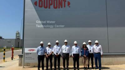 وزير الإسكان يصل مدينة برشلونة الإسبانية ويلتقي مسئولي شركتي (DUPONT) و(IETOS) لاستعراض أحدث التقنيات العالمية المستخدمة في مجالات تنقية مياه الشرب ومعالجة الصرف الصحي