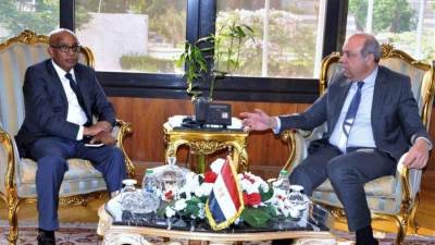 وزير الطيران يبحث مع وفد شركة بوينج العالمية التعاون في مجال النقل الجوي