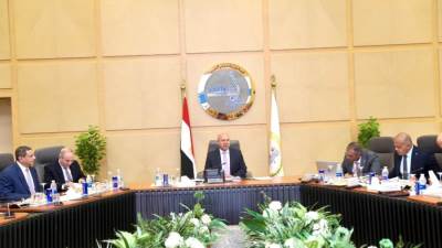 وزير الصناعة والنقل يترأس أعمال الجمعية العمومية العادية لشركة القاهرة للعبّارات