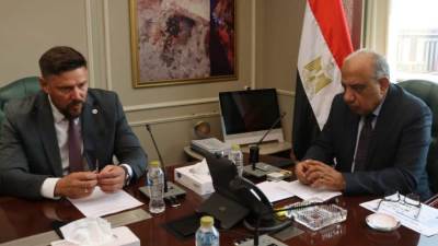 محمود عصمت: توجيهات رئاسية بتسريع وتيرة العمل نحو نقل التكنولوجيا وتوطين الصناعة