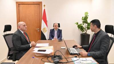 وزير الري يبحث استخدام الأقمار الصناعية والتقنيات الحديثة لرصد ومتابعة ورد النيل والحشائش بالمجاري المائية