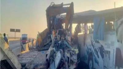 "سوبر جيت" تؤكد أن الأتوبيس الذي  تصادم مع سيارتي النقل المتوقفتين لا يتبع الشركة وإنما يتبع شركة نقل خاصة أخرى 