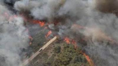 حرائق ضخمة في دير حنا المحتل وإسرائيل تدفع بالطائرات للسيطرة على النيران