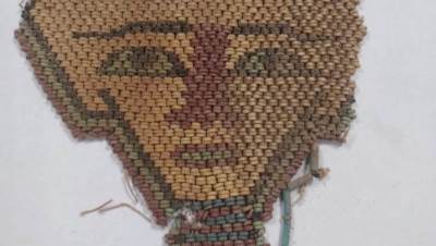  وزارة السياحة والآثار تتسلم القطع من وزارة الخارجية والهجرة وتودعها بالمتحف المصري بالتحرير