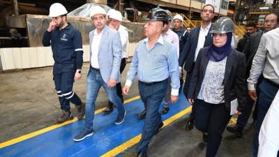 وزير الصناعة والنقل يتفقد 6 مصانع متخصصة في درفلة وجلفنة وطلاء ألواح الصلب المسطح