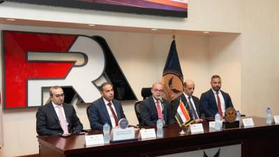 رئيس الرقابة المالية يلتقي قيادات وأعضاء الهيئة عقب قرار الرئيس السيسي بالتجديد له