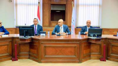 وزير التعليم يعقد اجتماعًا مع مديري ووكلاء مديريتي التربية والتعليم بمحافظتي الجيزة والقاهرة